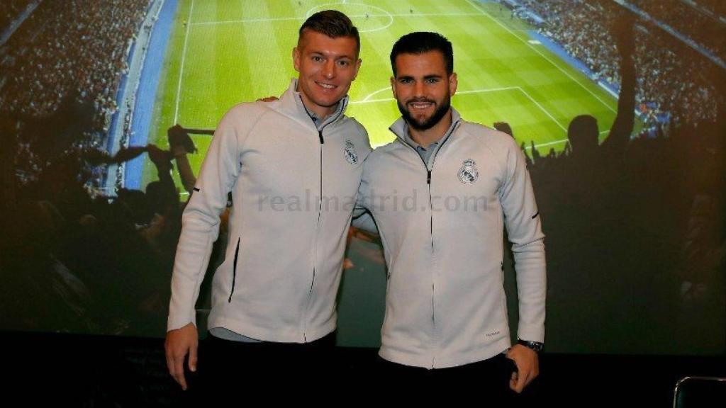 Kroos y Nacho firmaron autógrafos en Bilbao. Foto: @realmadrid