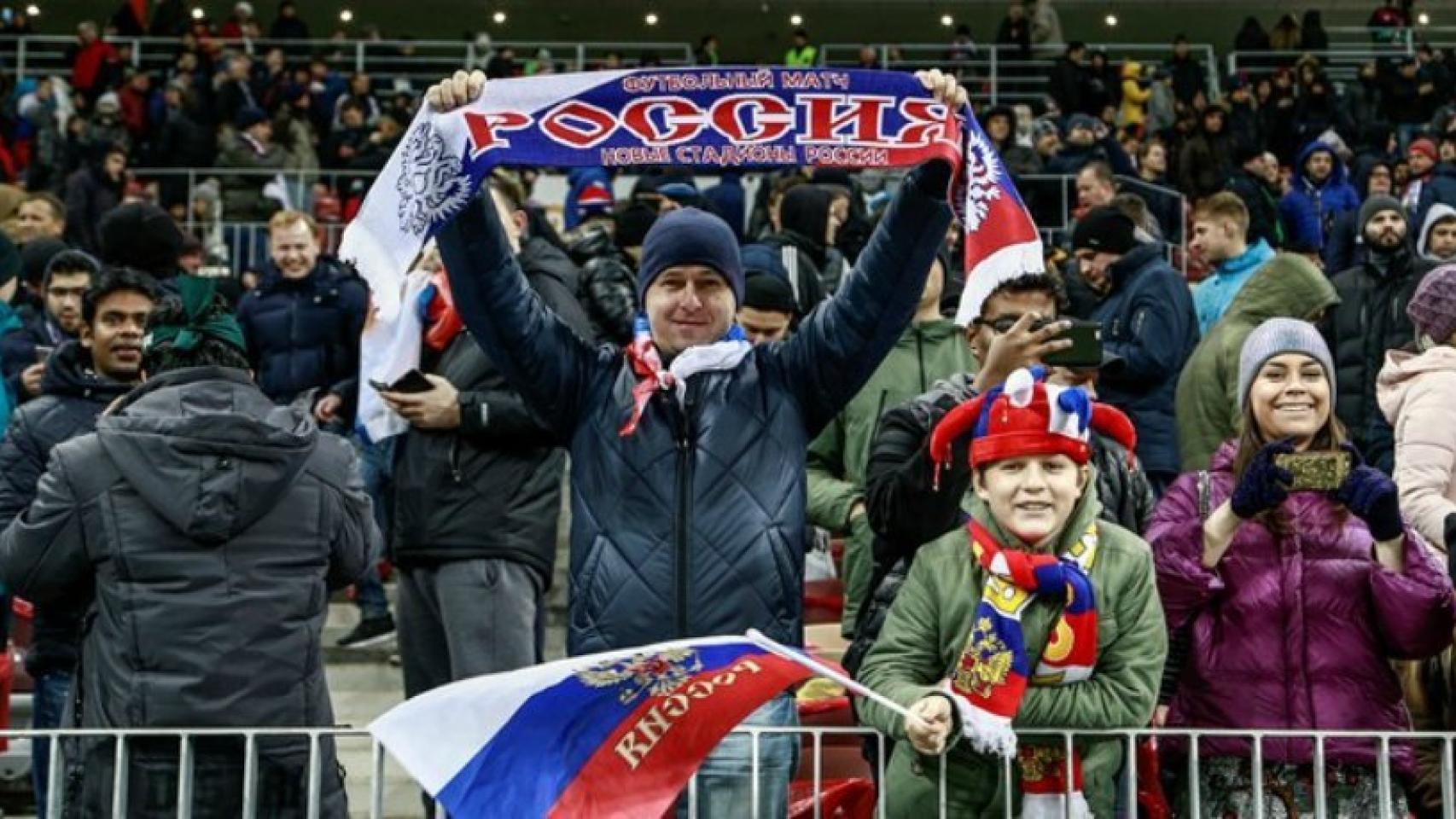 Aficionados de la selección de Rusia, sede el Mundial 2018. Foto: fifa.com