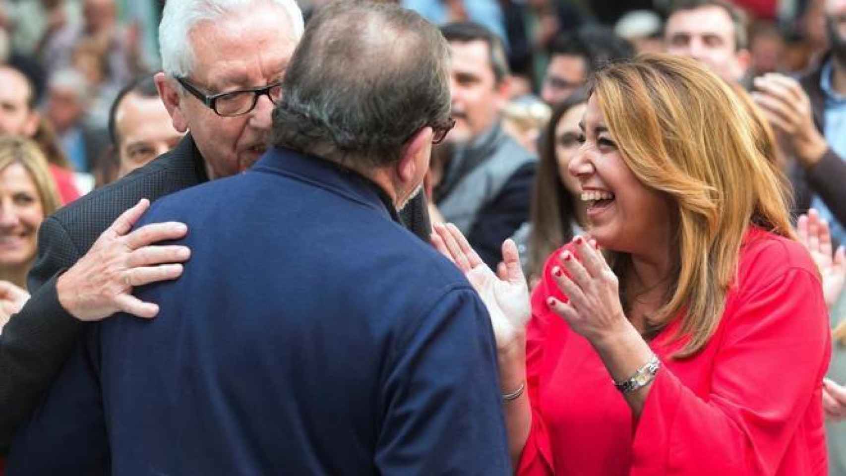 Susana Díaz con los ex presidentes Escuredo y Rodríguez de la Borbolla. EFE