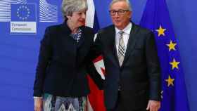 May y Juncker, este lunes en Bruselas