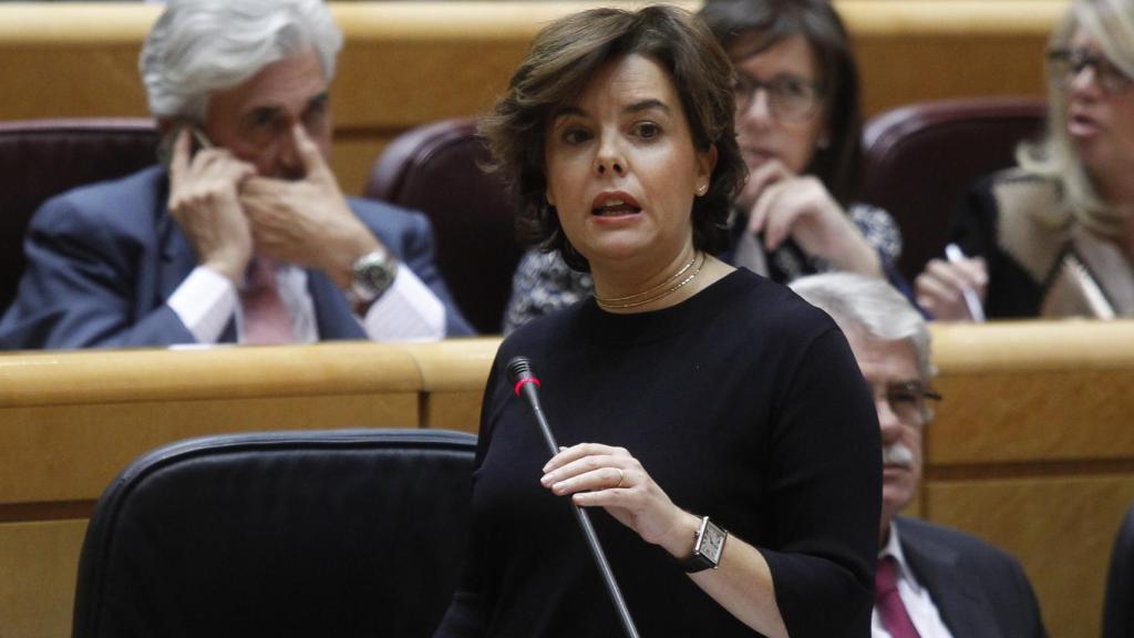 Soraya Sáenz de Santamaría durante una sesión en el Senado.