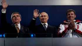 Bach, presidente del COI, y Putin, presidente de Rusia, en los Juegos de Invierno de Sochi 2014.