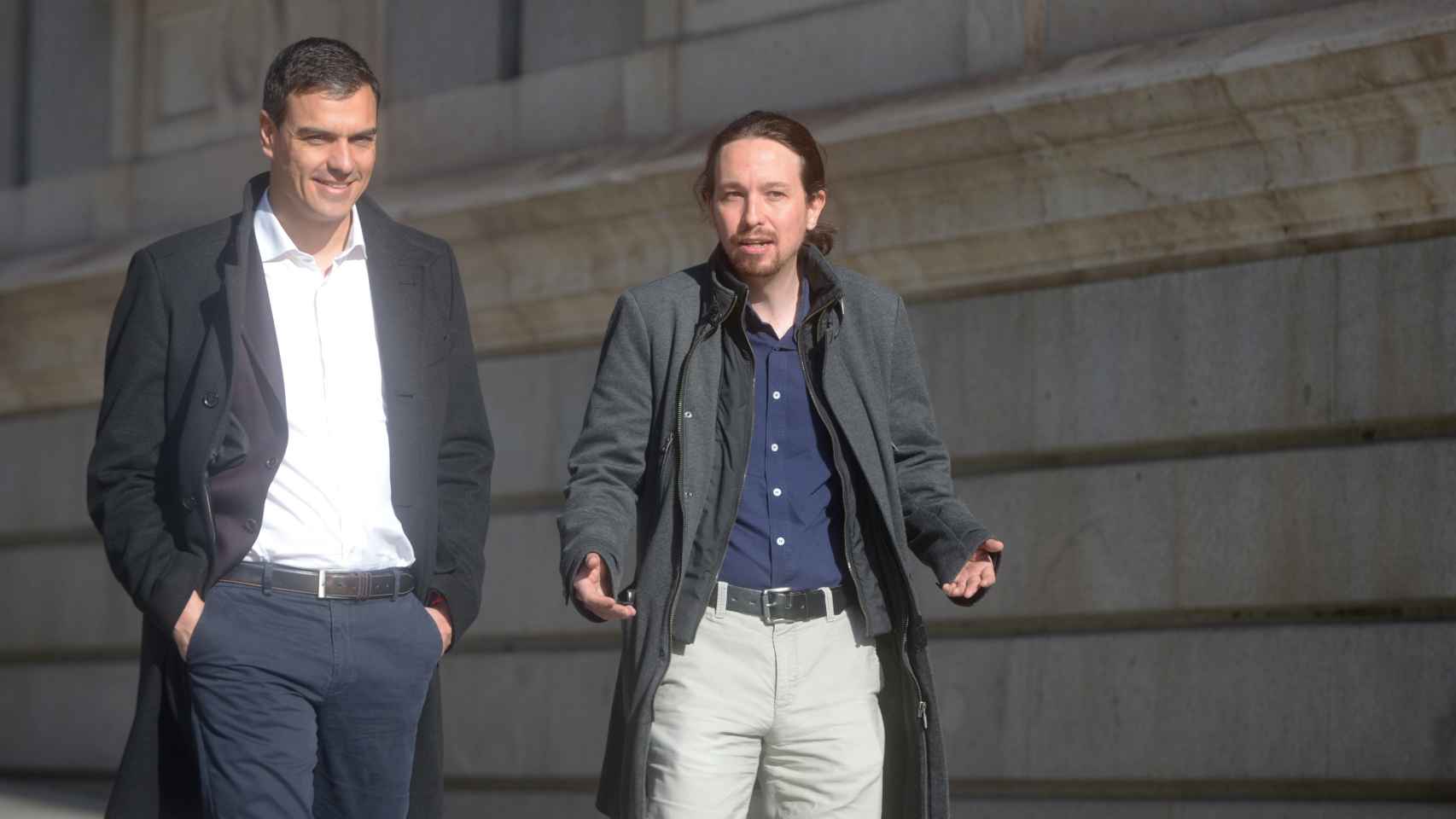 Pablo Iglesias junto a Pedro Sánchez en 2016.