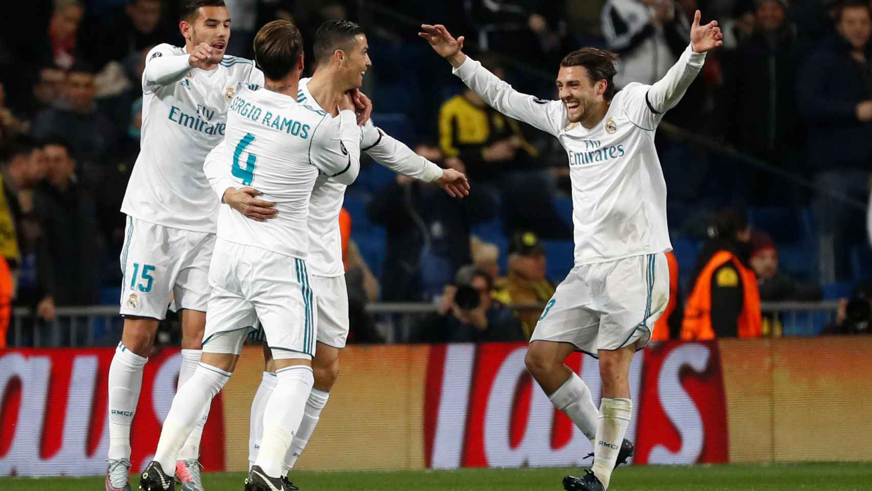 Kovacic celebra eufórico el gol de Cristiano Ronaldo.