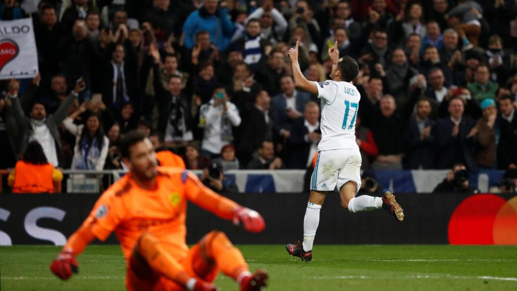 Lucas Vázquez celebra su gol al Dortmund en Champions.