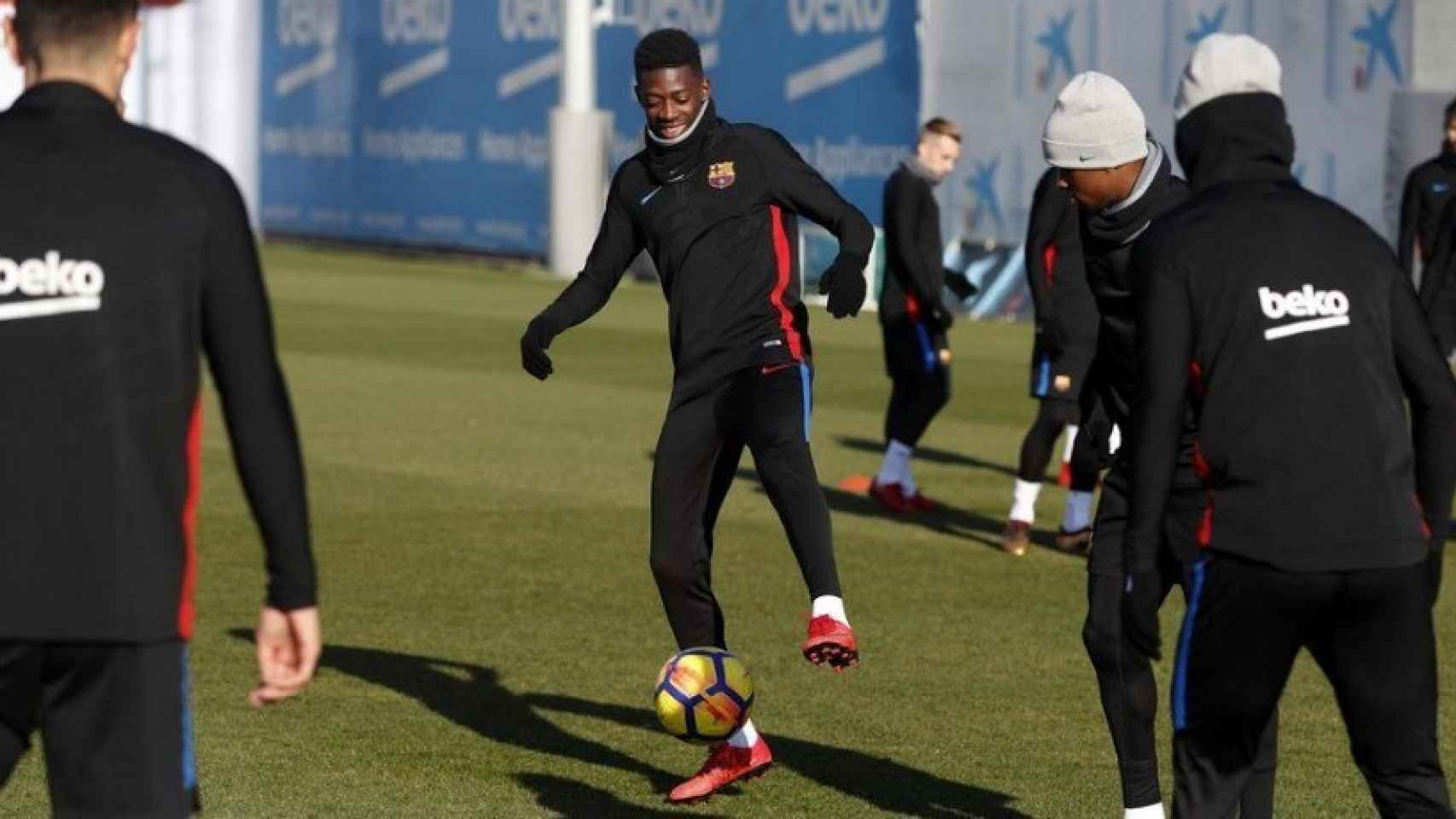Dembélé entrena con el Barça. Foto: Twitter (@elchiringuitotv).