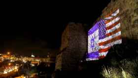 Las banderas de EEUU e Israel este miércoles en las murallas de Jerusalén