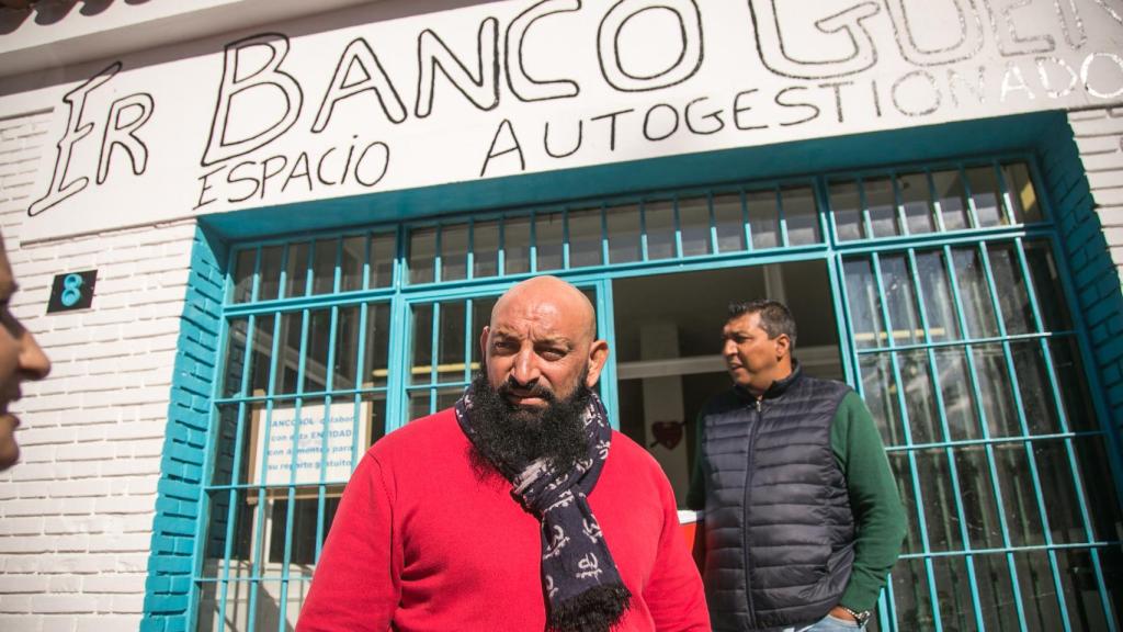 Chule ha impulsado un comedor social en una antigua oficina bancaria que hoy da de comer a 300 personas al día.