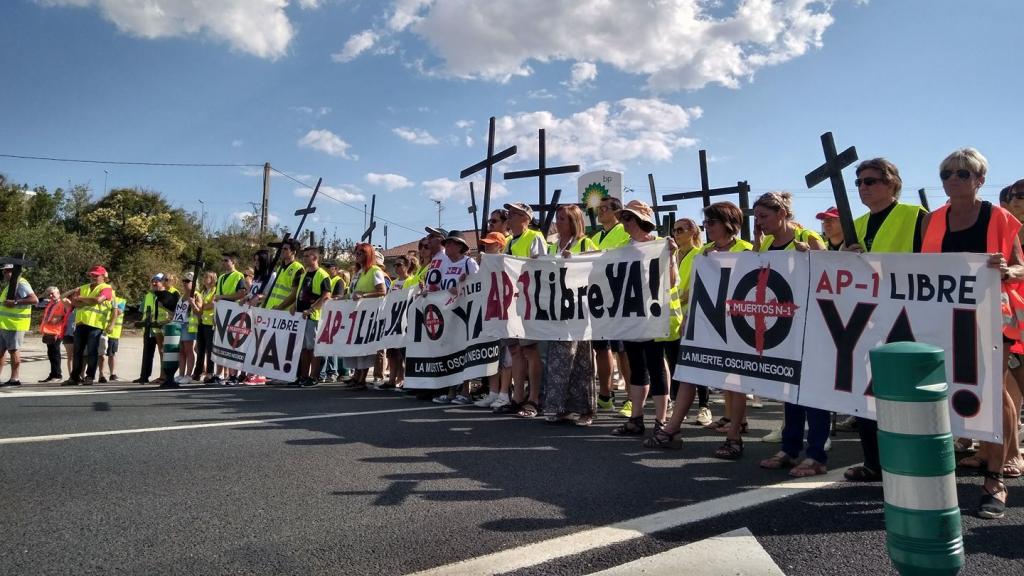 Manifestación de los vecinos pidiendo la liberalización de la AP-1.