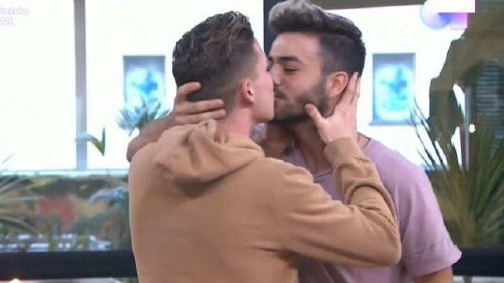 'OT': Los Javis defienden su clase en la que hicieron que Raoul y Agoney se besasen