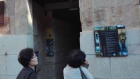 Turistas esperan acceder a las Torres de la Catedral