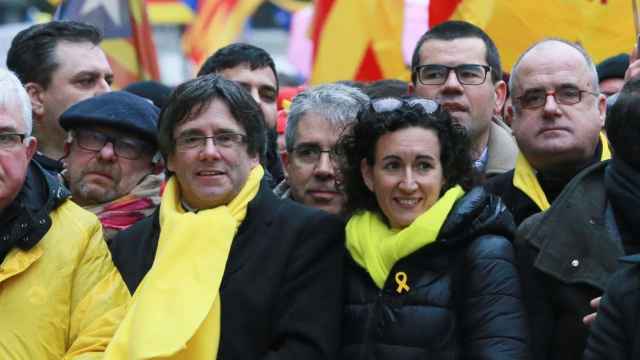 Carles Puigdemont y Marta Rovira, durante una manifestación independentista en Bruselas, celebrada en 2017.