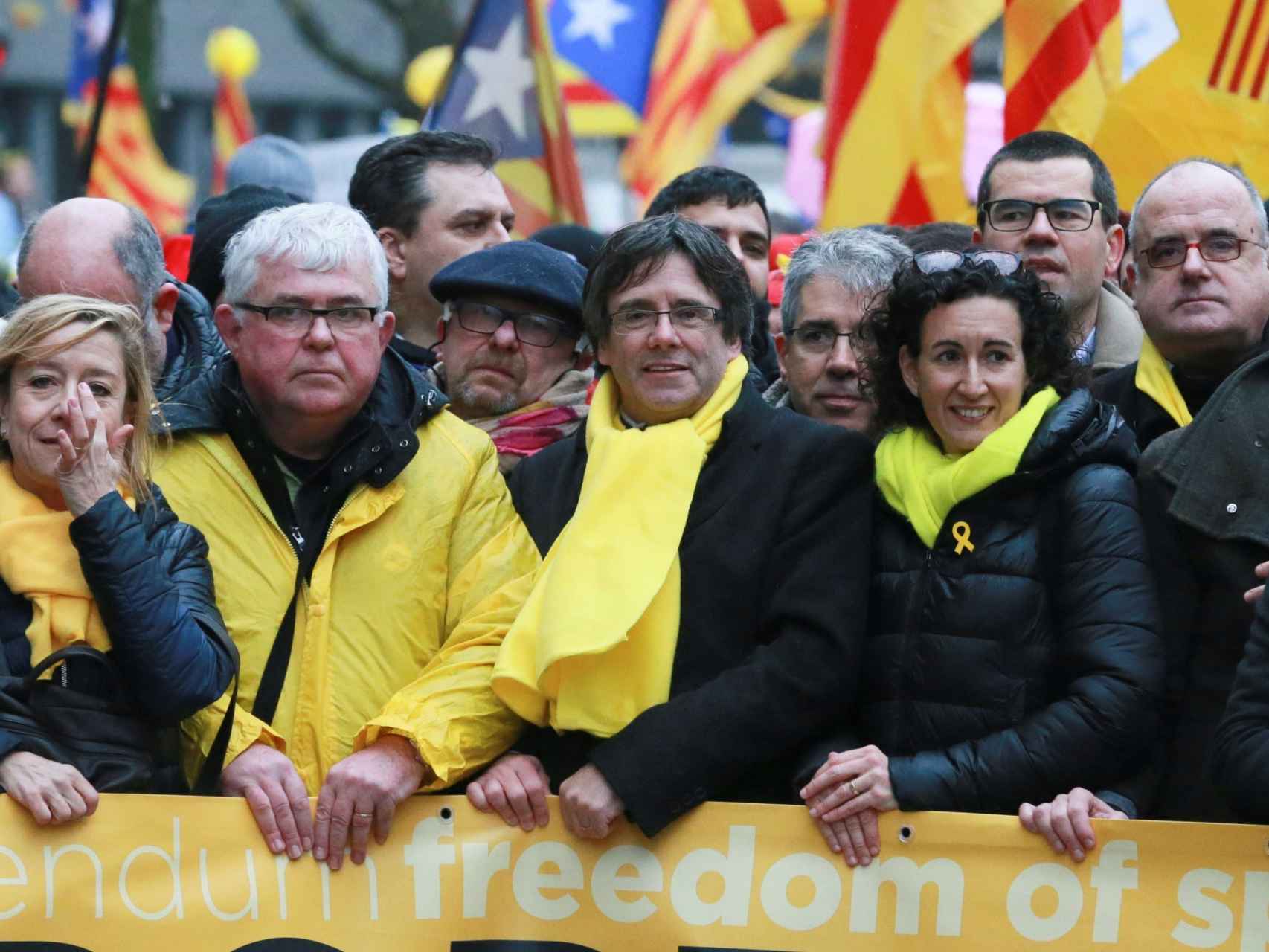 Puigdemont y Marta Rovira han compartido la cabeza de la manifestación de Bruselas