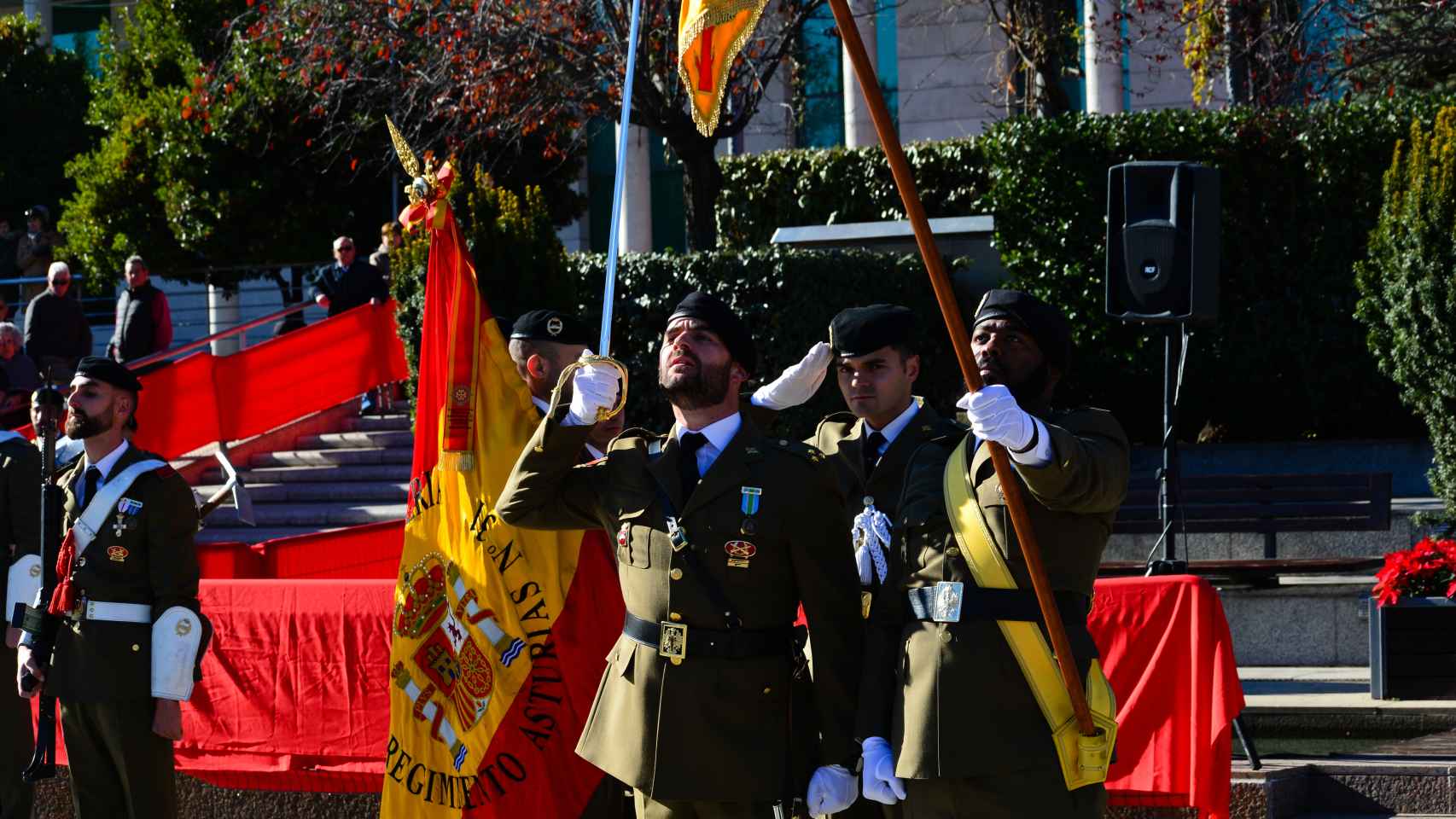 El día de la Constitución 300 juraron la bandera en Alcobendas.