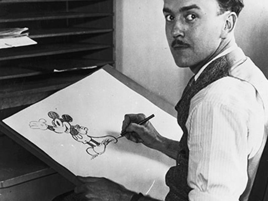 Ub Iwerks dibujando a Mickey Mouse