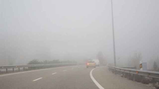 Niebla en una carretera vallisoletana