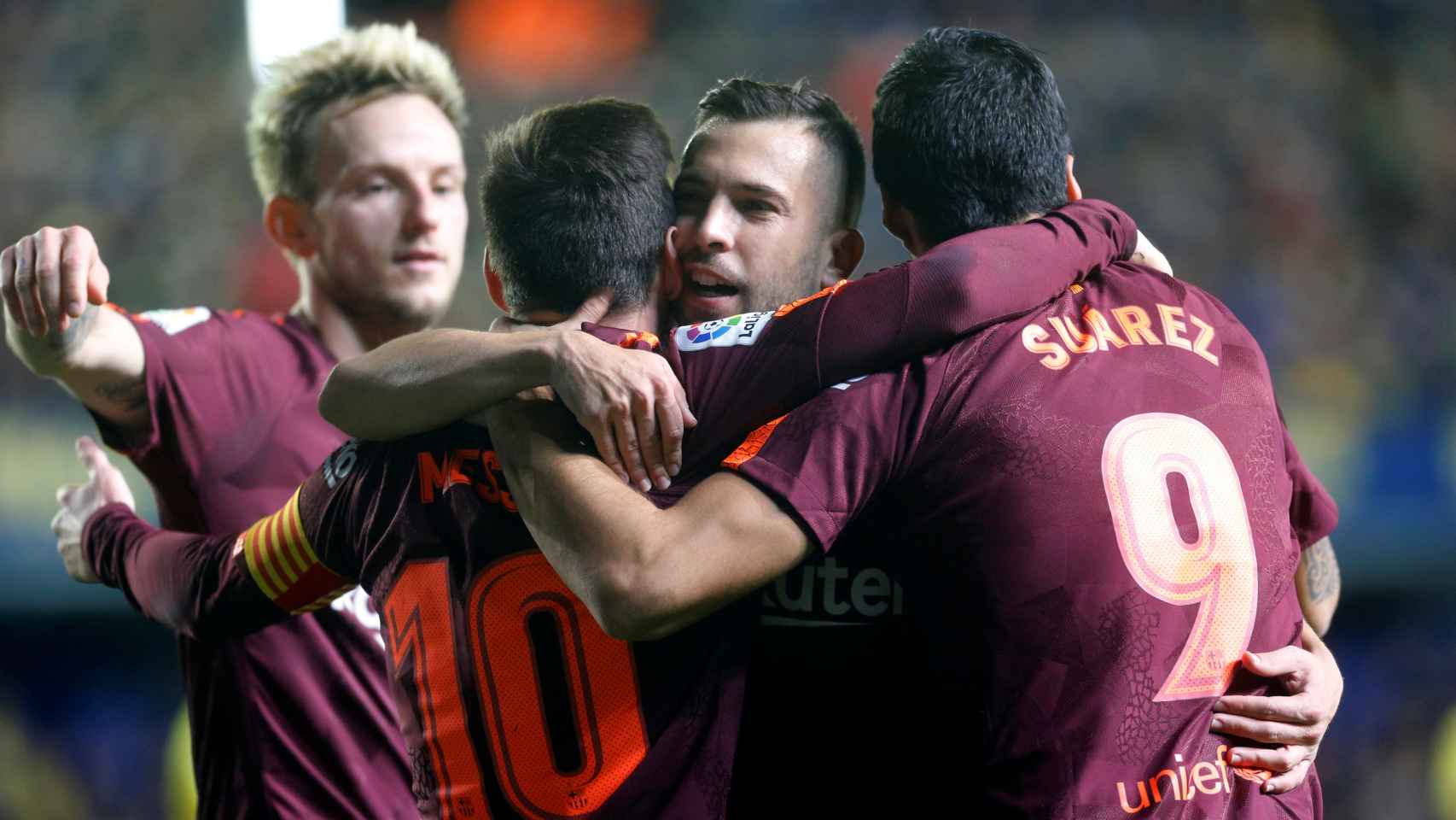 Rakitic, Jordi Alba, Messi y Suárez celebran un gol del Barcelona al Villarreal.