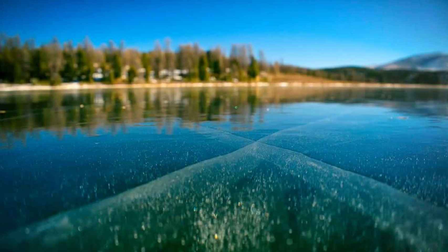 ¿Sonidos alienígenas en un lago ruso?