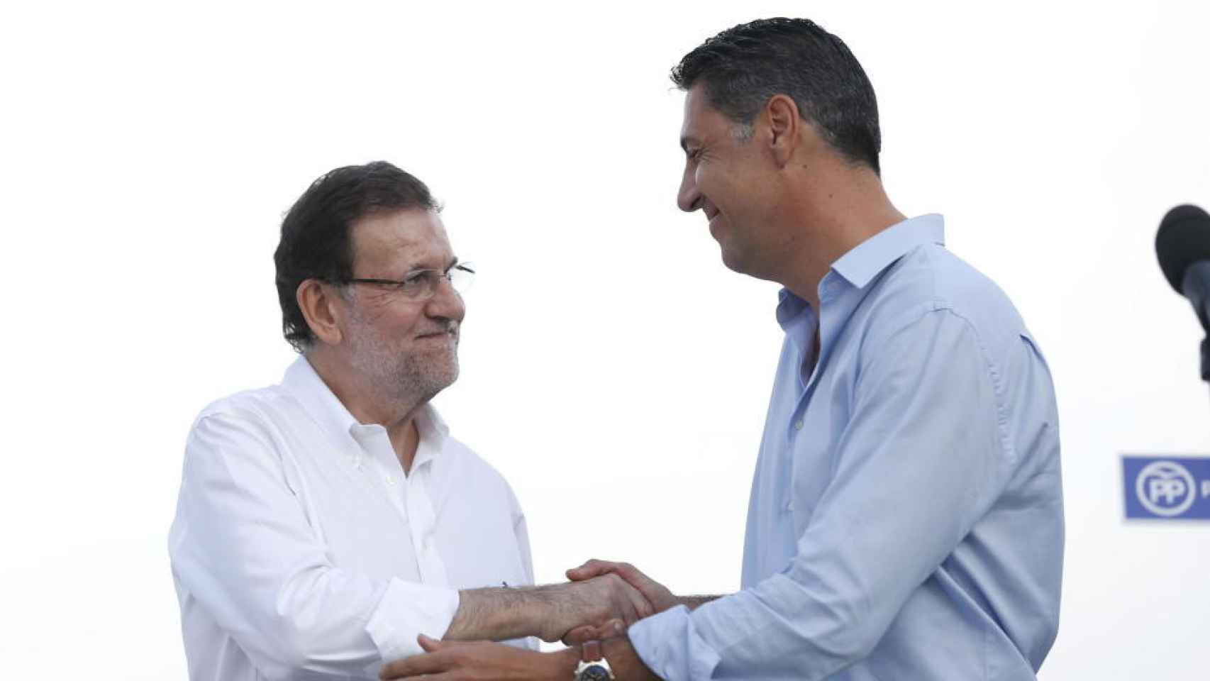 El presidente del Gobierno, Mariano Rajoy, con el líder del PPC, Xavier García Albiol.