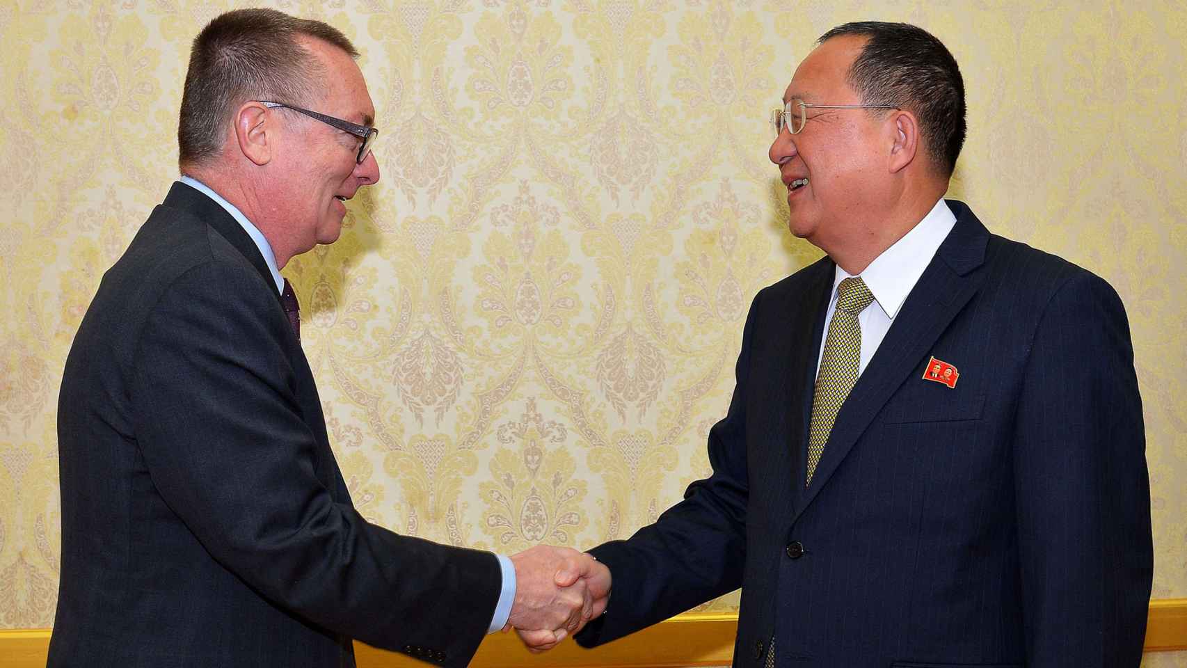 Feltman, con el responsable norcoreano de política exterior, la pasada semana.