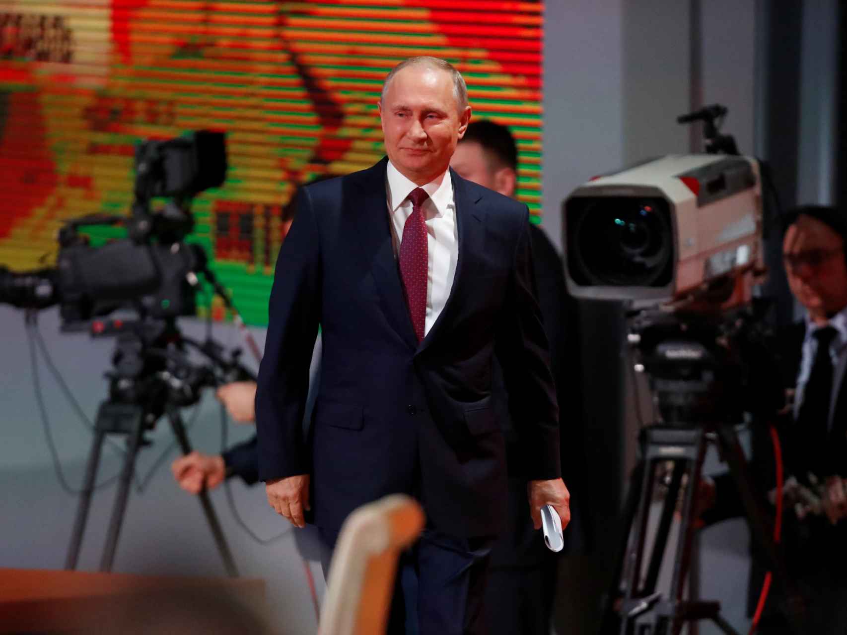 Putin llega a la macroconferencia de prensa navideña. Foto: Reuters