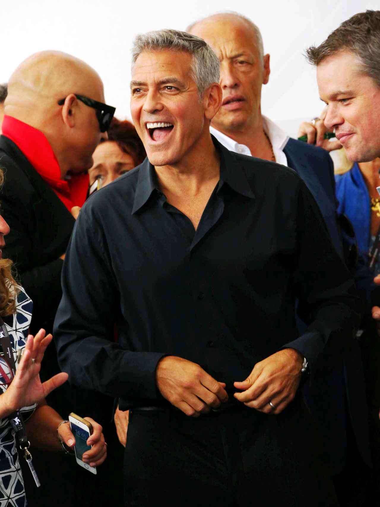 George Clooney ha devuelto el favor a sus amigos.
