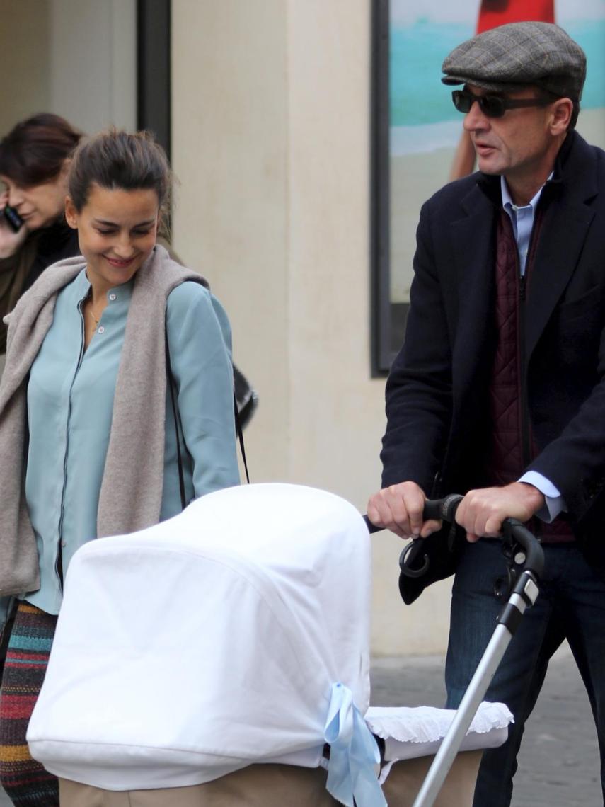 Alessandro Lequio y María Palacios con su hija.