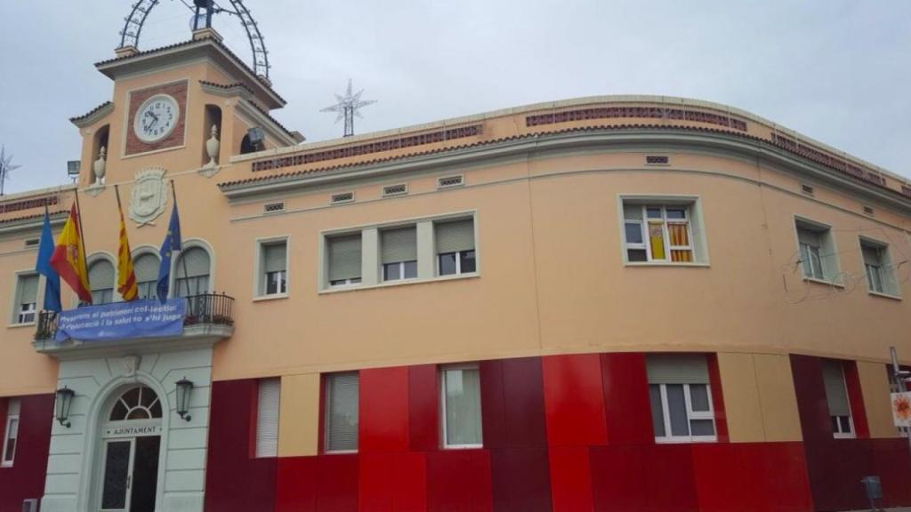 Vista de la fachada del Ayuntamiento, donde según la Junta Electoral figuraba el corazón de Cs.