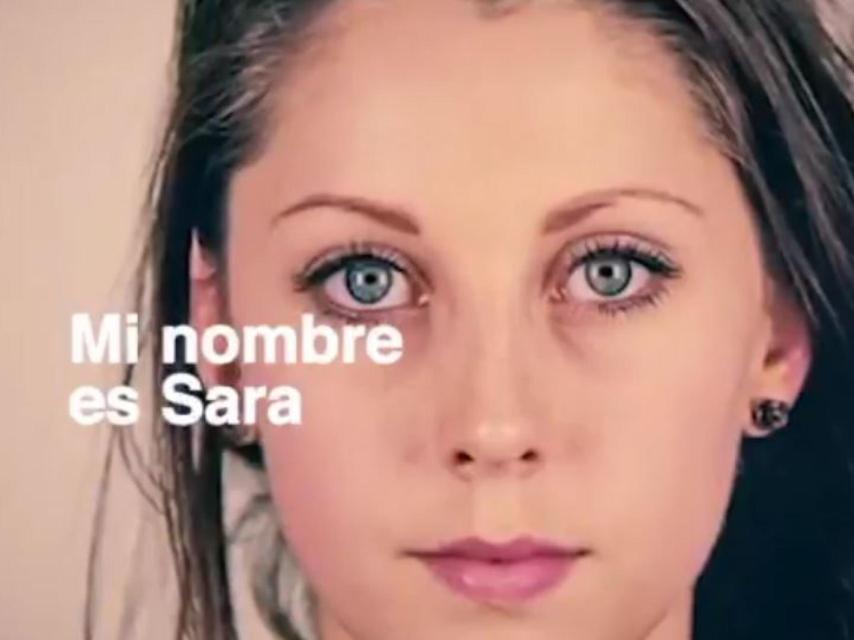 La protagonista del vídeo de Societat Civil Catalana se llama Sara y tiene 20 años.