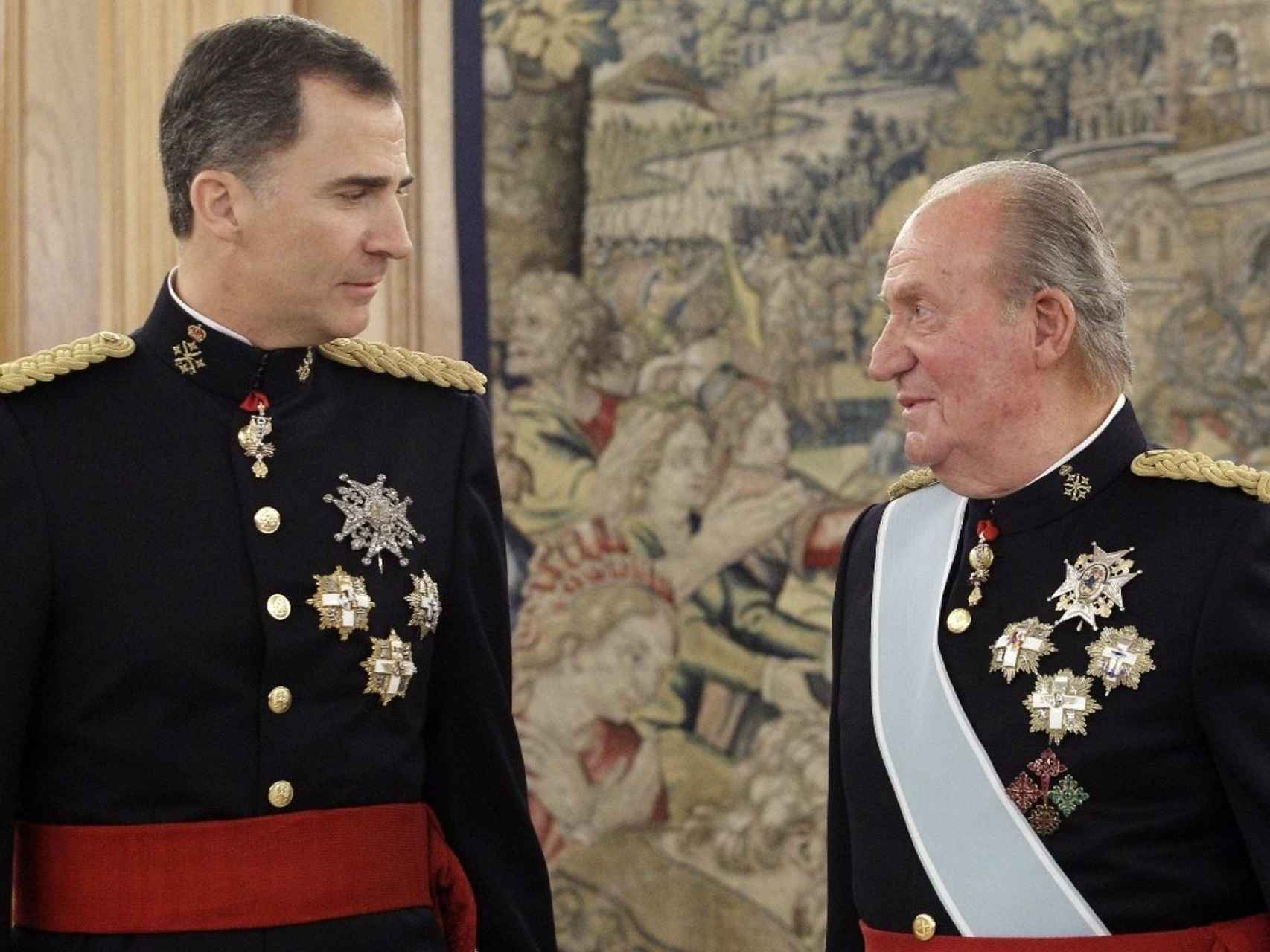 Felipe VI y su padre, Juan Carlos I.