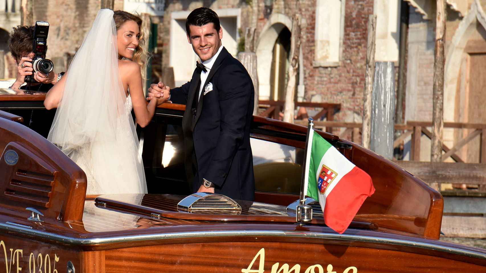 lvaro Morata y Alice Campello tras su boda.