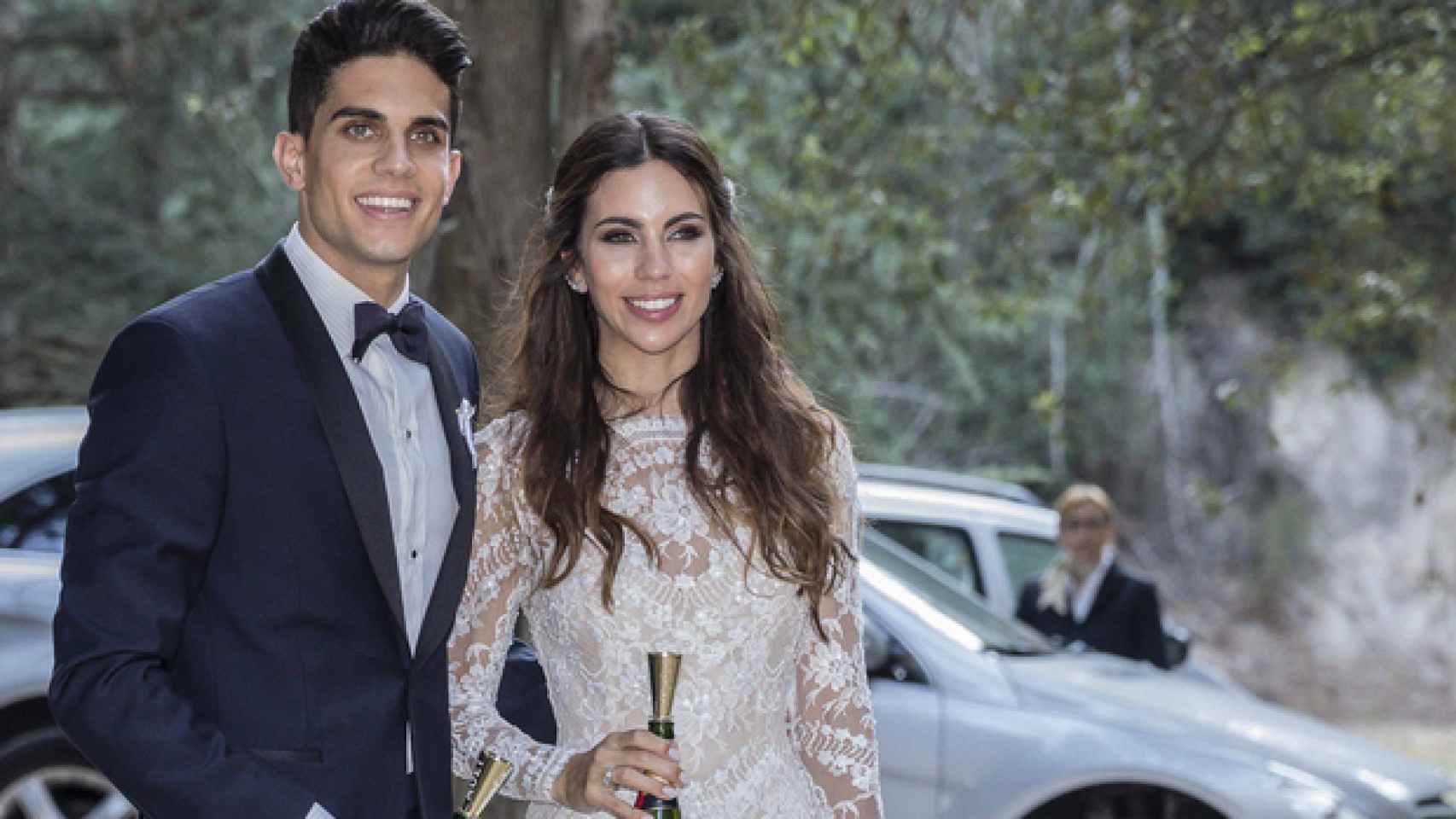 Marc Bartra y Melissa Jiménez en su boda.