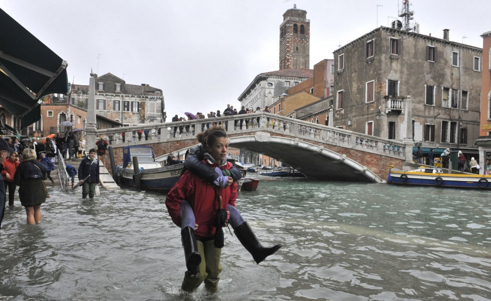 cambio climatico deshielo subida del nivel del mar venecia italia