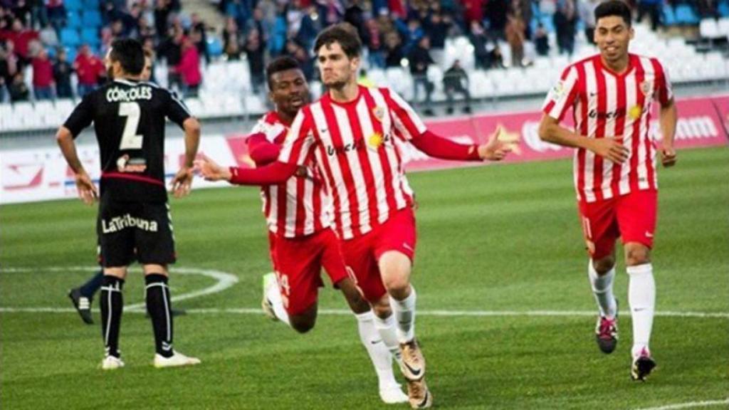 Pozo celebra un gol con el Almería. Foto: Instagram (@joseangelpozo1)