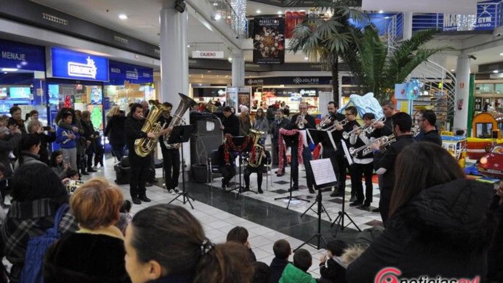 zamora centro comercial valderaduey navidad bmz2