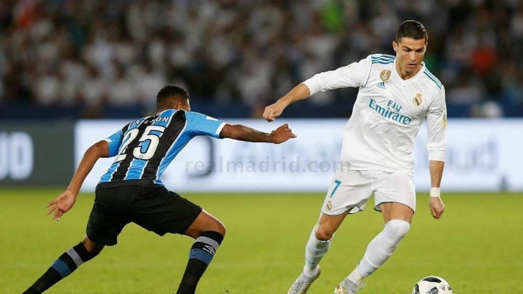 Cristiano, contra un jugador del Gremio