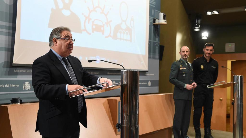 El ministro del Interior, Juan Ignacio Zoido, durante su ponencia en la campaña informativa.