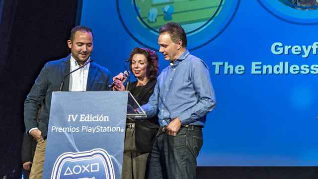 Roberto Yeste, Liliana Laporte y Jorge Huguet durante la entrega de los premios PlayStation.