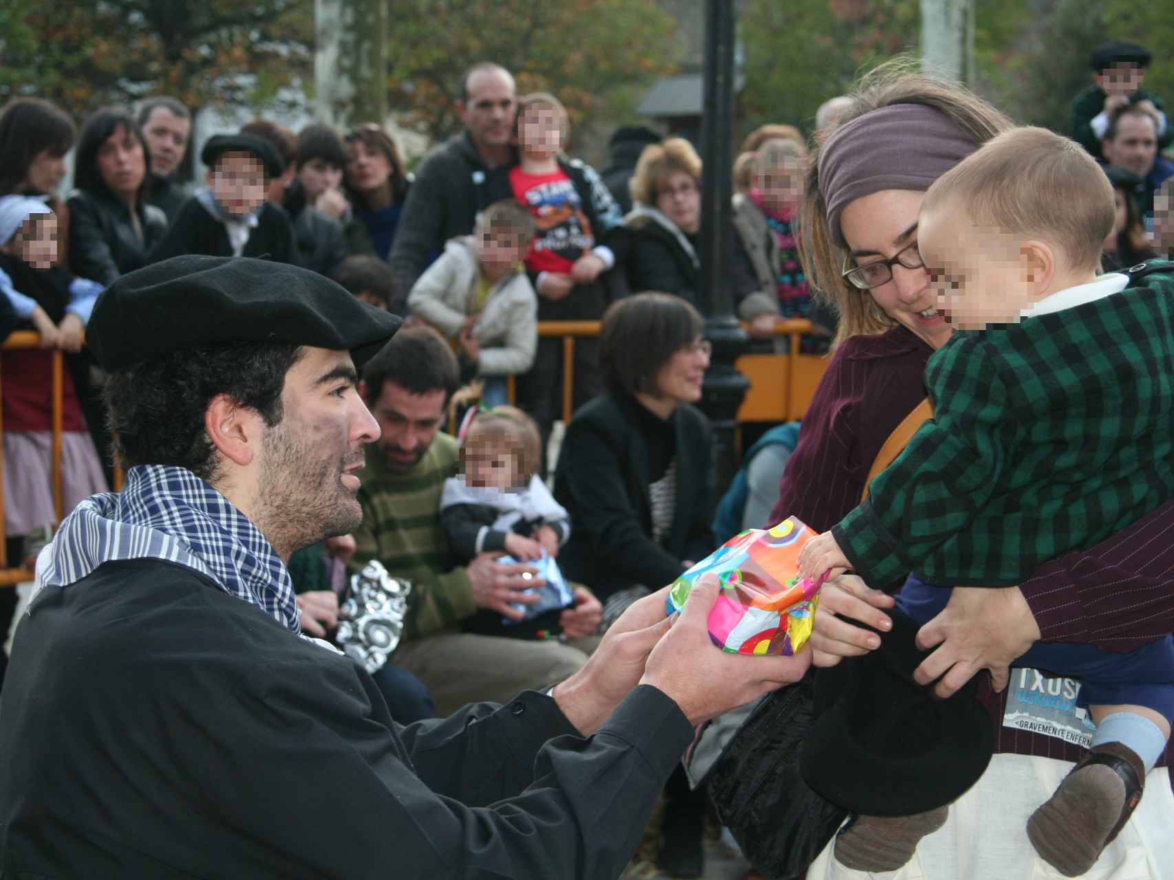 El olentzero, famoso carbonero que trae los regalos a los niños en buena parte del País Vasco y Navarra.