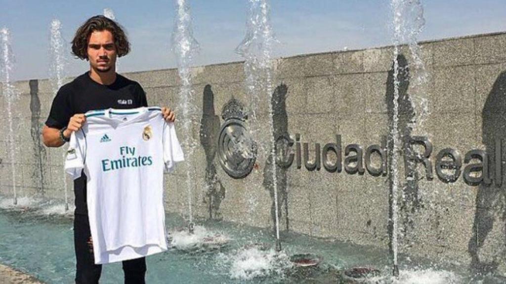 Mink Peeters renueva con el Madrid. Foto: Twitter (@mink_98)