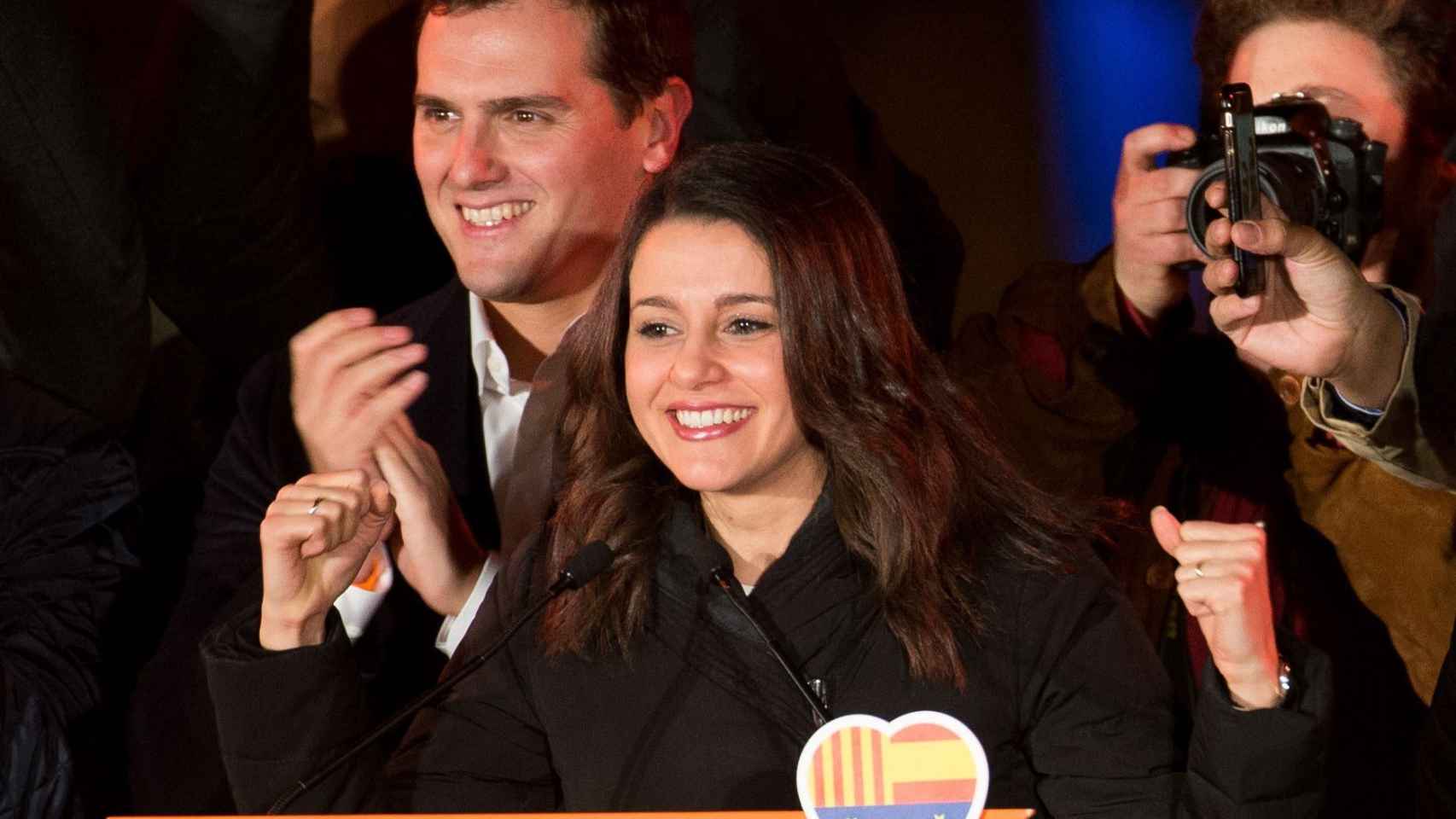 La candidata de Ciudadanos a la presidencia de la Generalitat, Inés Arrimadas, y el presidente de la formación Albert Rivera .