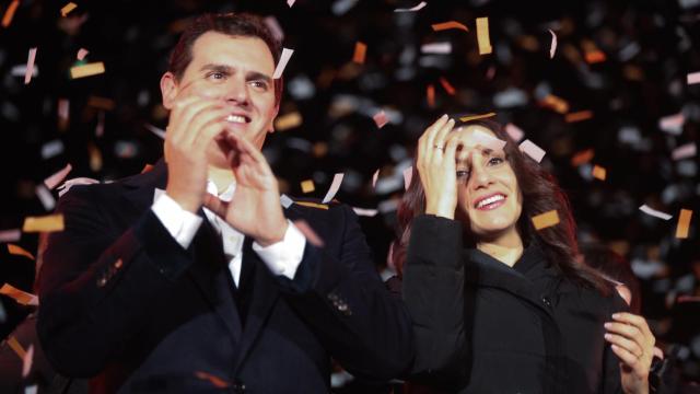 Rivera y Arrimadas durante la celebración de la victoria de Cs en Cataluña.