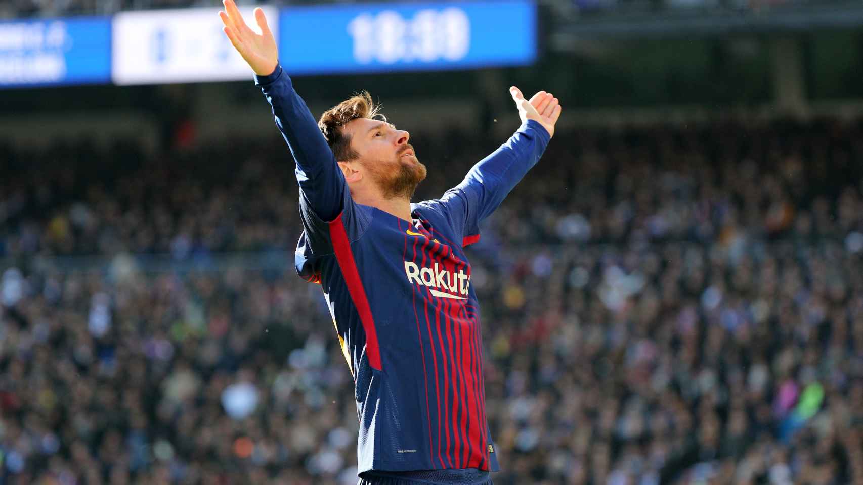 Messi celebra su gol mirando a la grada del Bernabéu.