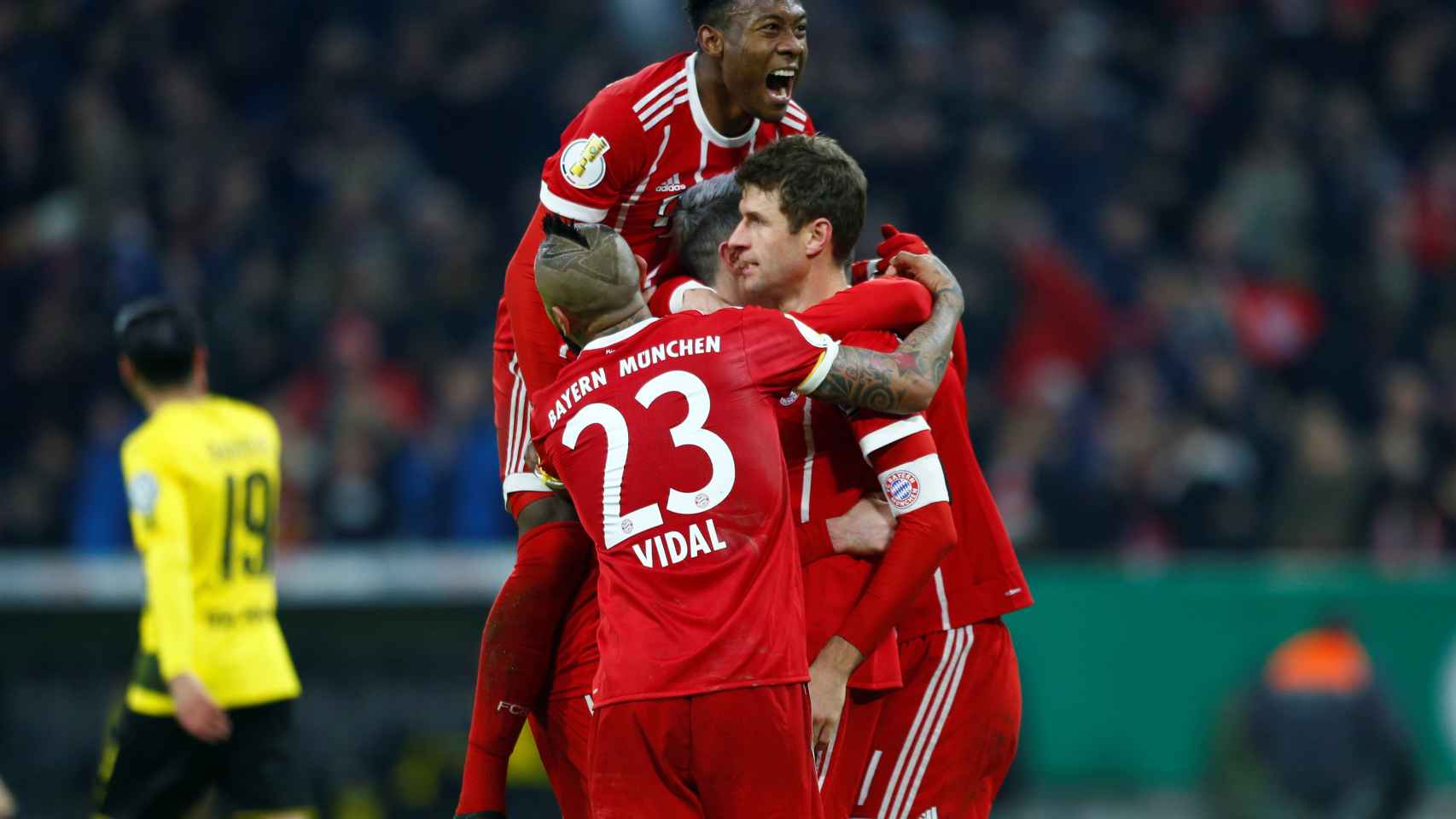 Jugadores del Bayern celebran un gol.