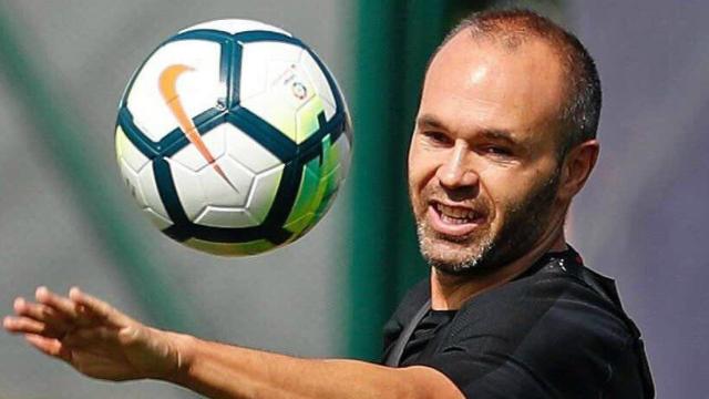 Iniesta, en un entrenamiento con el Barça. Foto: Twitter (@andresiniesta8)