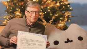 Bill Gates envió una foto suya junto a los regalos para verificar que era el auténtico remitente