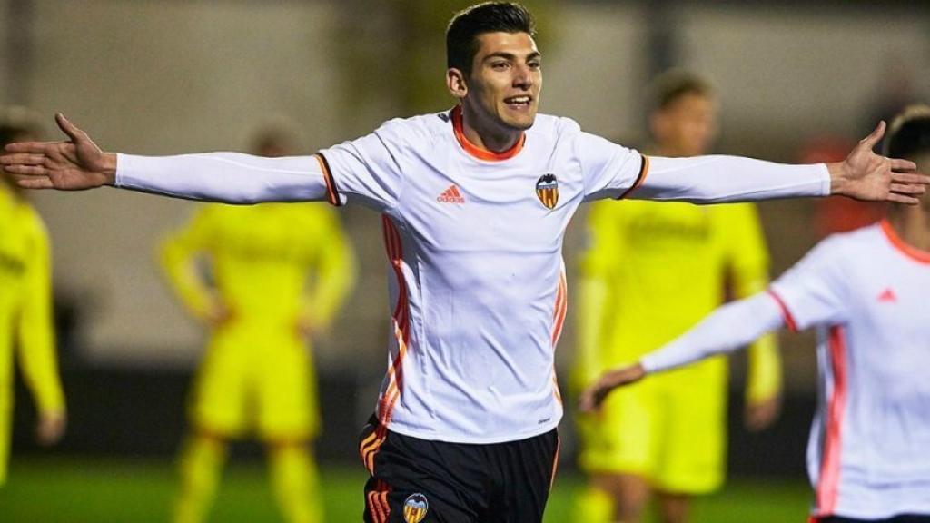 Rafa Mir, jugador del Valencia. Foto: valenciacf.com