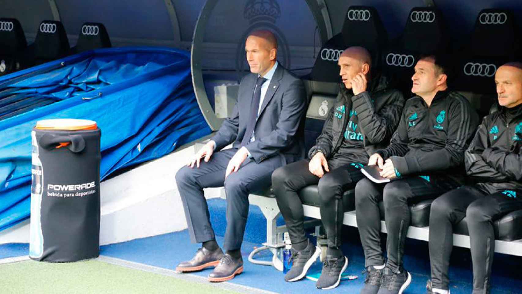 Zidane, en el banquillo del Santiago Bernabéu Foto: Manu Laya / El Bernabéu