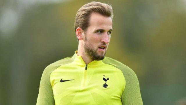 Harry Kane entrenando con el Tottenham. Foto: Twitter (@SpursOfficial)