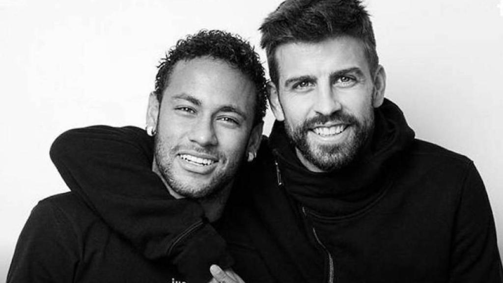 Gerard Piqué entrevista a Neymar.